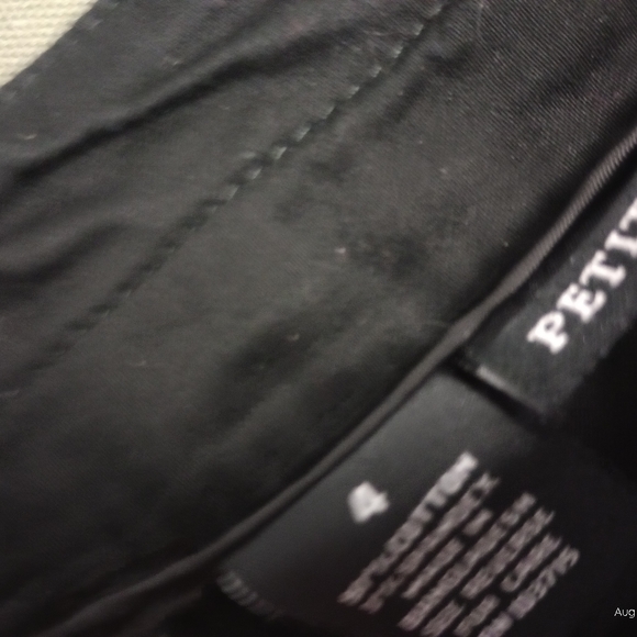 Size 4 capris - Picture 3 of 3